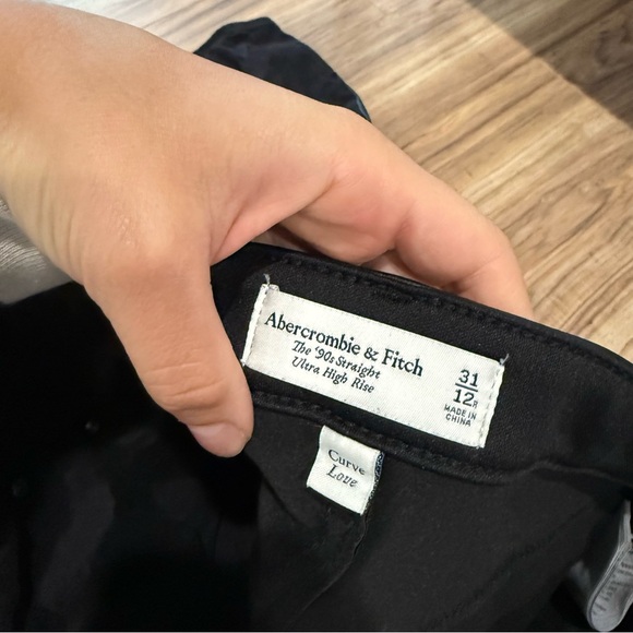 Abercrombie & Fitch Curve Love 90’s Straight Jean Vegan Leather Jean Mixed - Picture 11 of 11